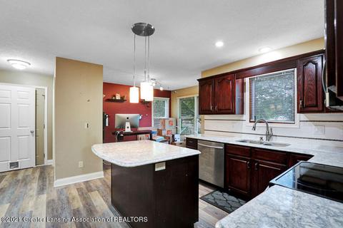 12366 Burlingame Dr, Dewitt, MI 48820 photo 12
