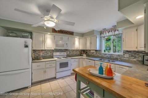7534 Howe Rd, Bath, MI 48808 photo 16