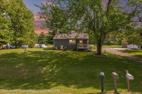 7534 Howe Rd, Bath, MI 48808 photo 2