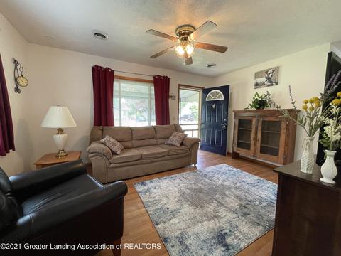 3024 Sheffer Ave, Lansing, MI 48906 photo 3