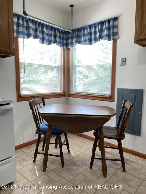 3024 Sheffer Ave, Lansing, MI 48906 photo 8
