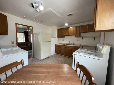 3024 Sheffer Ave, Lansing, MI 48906 photo 6