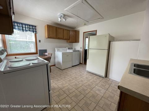 3024 Sheffer Ave, Lansing, MI 48906 photo 7