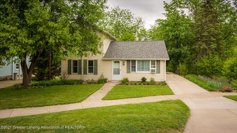 403 E Columbia St, Mason, MI 48854 photo 3