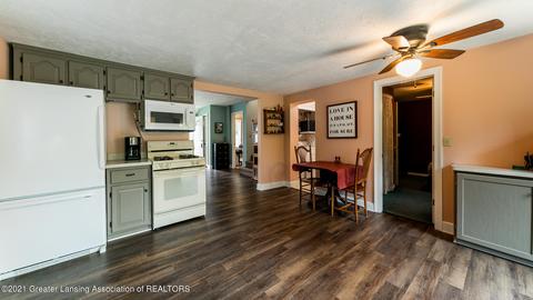 403 E Columbia St, Mason, MI 48854 photo 8