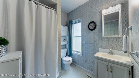 403 E Columbia St, Mason, MI 48854 photo 11