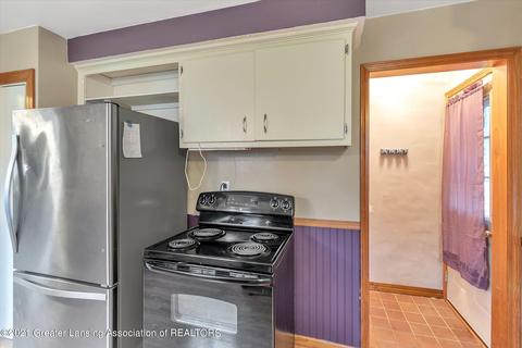 2131 Dillingham Ave, Lansing, MI 48906 photo 12