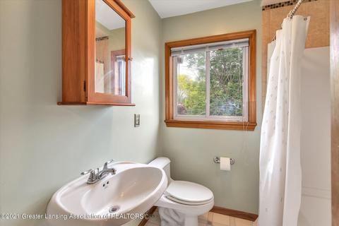 2131 Dillingham Ave, Lansing, MI 48906 photo 15