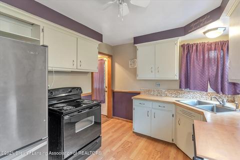 2131 Dillingham Ave, Lansing, MI 48906 photo 10