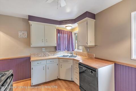 2131 Dillingham Ave, Lansing, MI 48906 photo 11