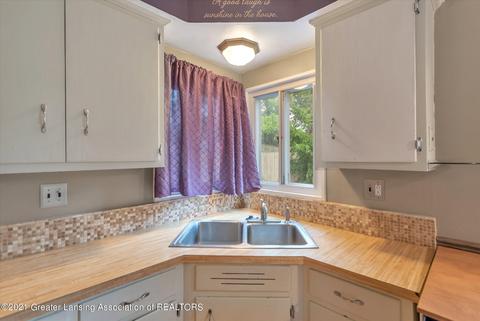 2131 Dillingham Ave, Lansing, MI 48906 photo 9