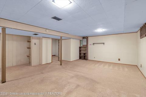 2131 Dillingham Ave, Lansing, MI 48906 photo 28