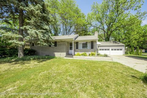 2406 Delta River Dr, Lansing, MI 48906 photo 2