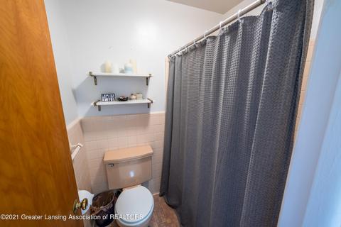 2406 Delta River Dr, Lansing, MI 48906 photo 13