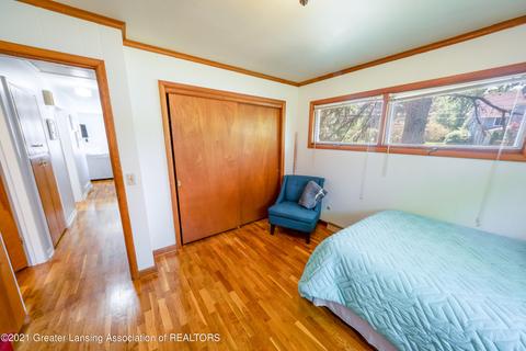 2406 Delta River Dr, Lansing, MI 48906 photo 19