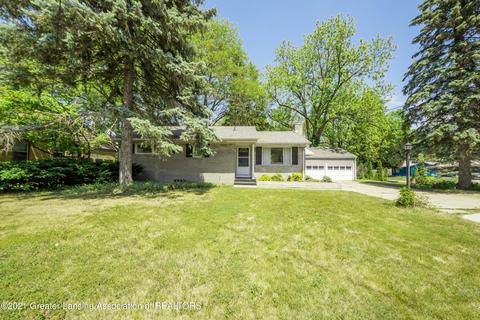 2406 Delta River Dr, Lansing, MI 48906 photo 3
