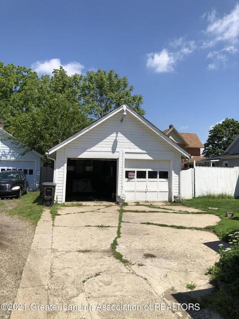 704 Webb St, Jackson, MI 49202 photo 4