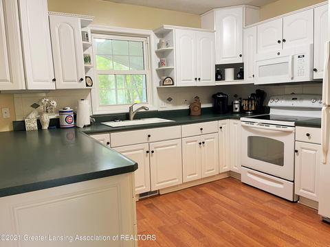 711 Pine Ridge Dr, Dewitt, MI 48820 photo 14