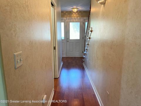 711 Pine Ridge Dr, Dewitt, MI 48820 photo 9