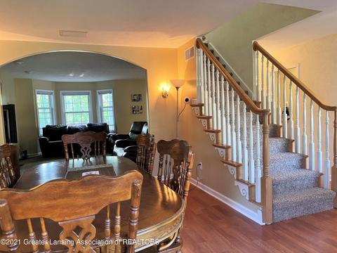 711 Pine Ridge Dr, Dewitt, MI 48820 photo 4