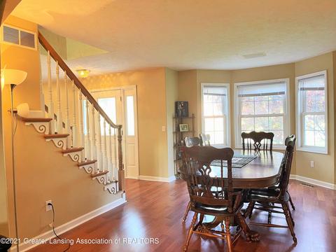 711 Pine Ridge Dr, Dewitt, MI 48820 photo 7