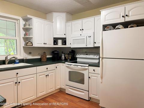 711 Pine Ridge Dr, Dewitt, MI 48820 photo 12
