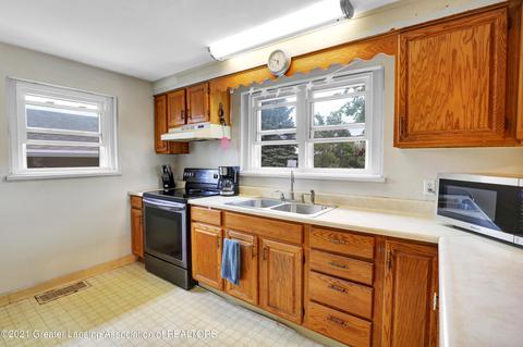 1077 Tuttle Rd, Mason, MI 48854 photo 7