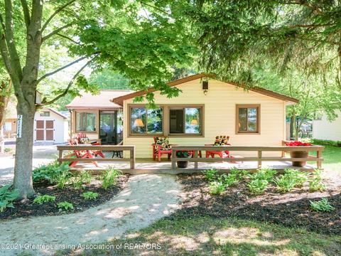 2114 Belding, Fenwick, MI 48834 photo 1