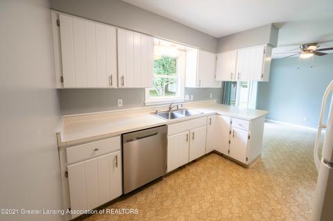 1217 Longspur Dr, Dewitt, MI 48820 photo 8
