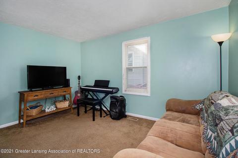 624 E Cavanaugh Rd, Lansing, MI 48910 photo 8