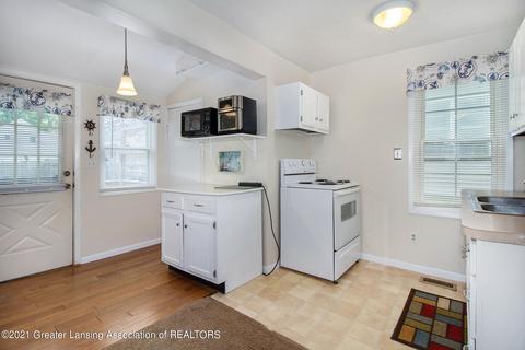 624 E Cavanaugh Rd, Lansing, MI 48910 photo 11
