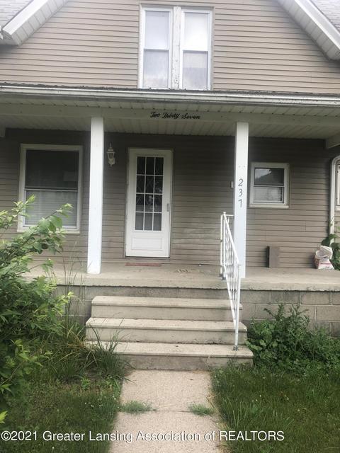 237 E Pine St, Elsie, MI 48831 photo 4