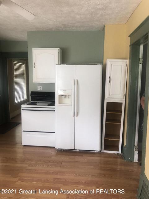 237 E Pine St, Elsie, MI 48831 photo 8