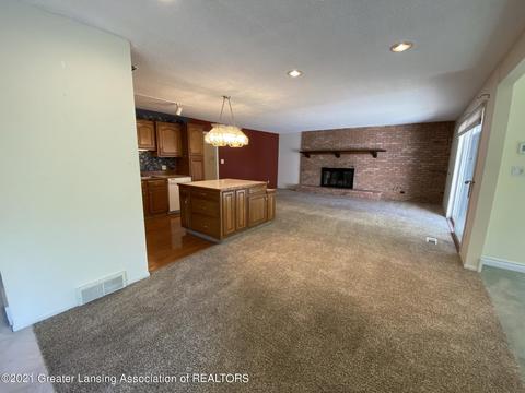 3122 E Broadmoor Dr, Lansing, MI 48906 photo 9
