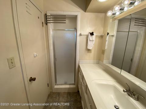 3122 E Broadmoor Dr, Lansing, MI 48906 photo 29