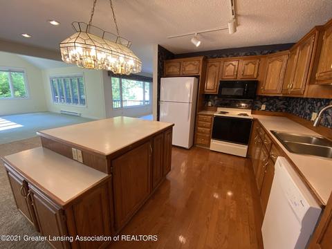 3122 E Broadmoor Dr, Lansing, MI 48906 photo 11