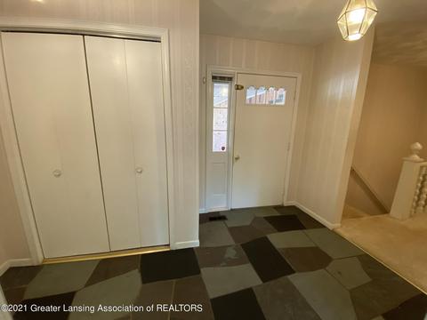 3122 E Broadmoor Dr, Lansing, MI 48906 photo 5