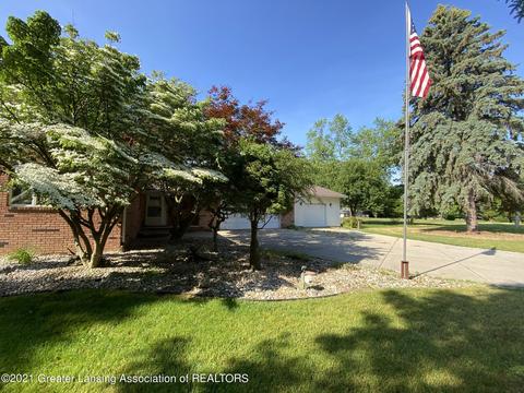 3122 E Broadmoor Dr, Lansing, MI 48906 photo 3