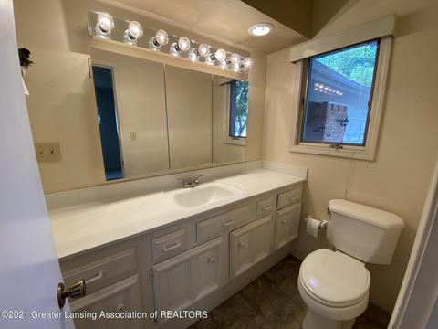 3122 E Broadmoor Dr, Lansing, MI 48906 photo 28