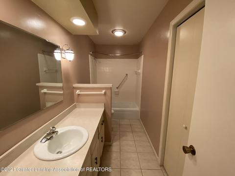 3122 E Broadmoor Dr, Lansing, MI 48906 photo 31