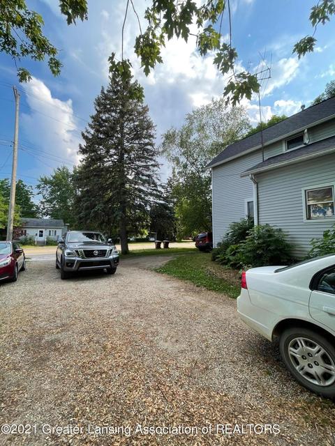 803 E State St, Saint Johns, MI 48879 photo 5