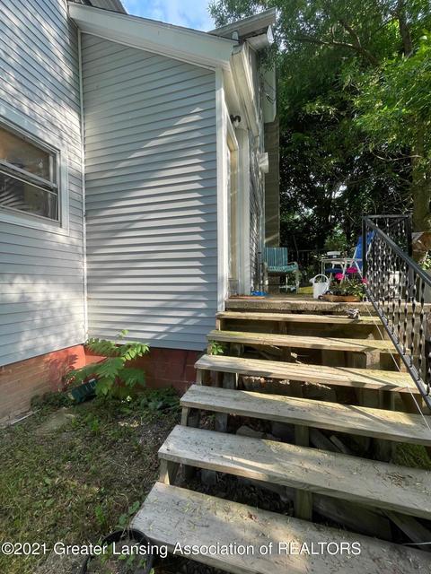 803 E State St, Saint Johns, MI 48879 photo 9