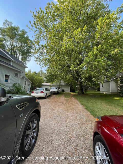 803 E State St, Saint Johns, MI 48879 photo 4