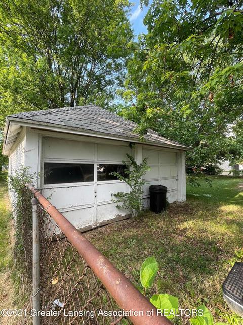 803 E State St, Saint Johns, MI 48879 photo 11