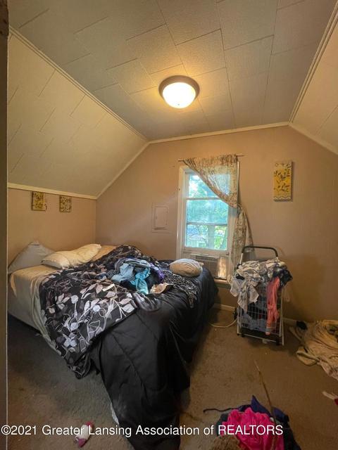 803 E State St, Saint Johns, MI 48879 photo 25