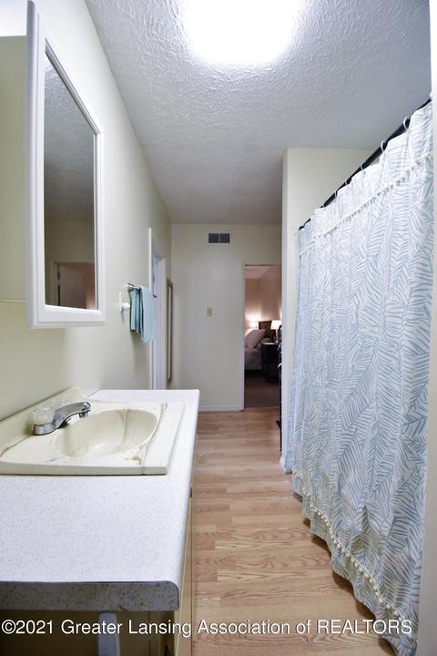 136 E Main St, Springport, MI 49284 photo 10