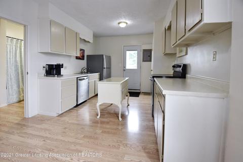 136 E Main St, Springport, MI 49284 photo 4