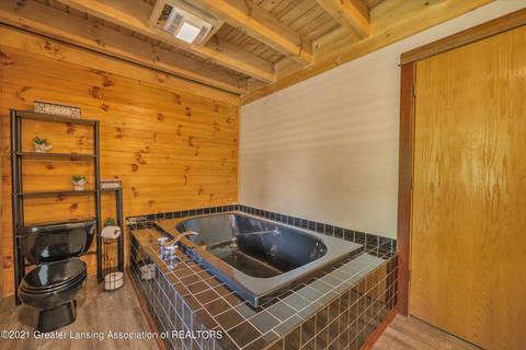12851 Center Rd, Bath, MI 48808 photo 24
