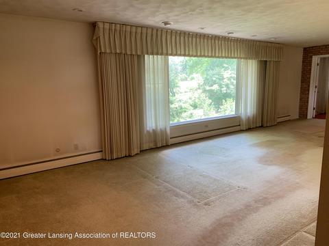 3925 Barton Rd, Lansing, MI 48917 photo 5