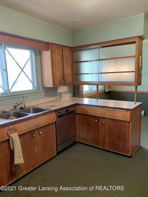 3925 Barton Rd, Lansing, MI 48917 photo 6
